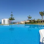 Spacious Apartment, El Coloso