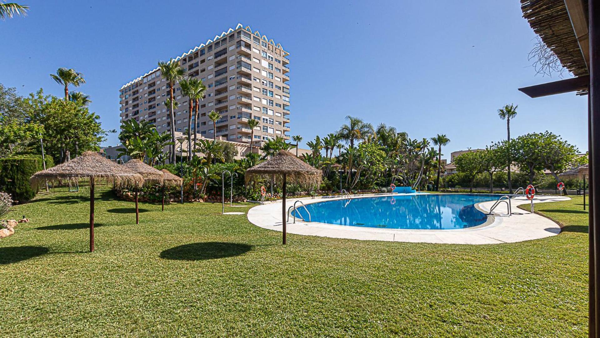 Spacious Apartment, El Coloso